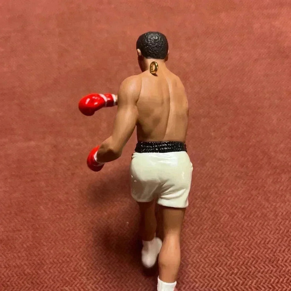 Hallmark ornament Muhammad Ali year 1999 - Picture 4 of 4